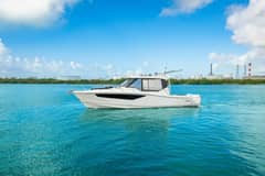 2023 Boston Whaler 405 Conquest photo 6