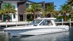 2019 Boston Whaler 380 Realm photo 1