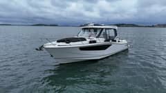 2021 Boston Whaler 405 Conquest photo 9