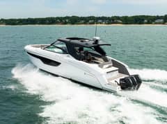 2021 Cruisers Yachts photo 4