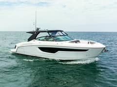 2021 Cruisers Yachts photo 3