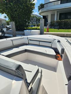 2019 Tiara Yachts 38 LS photo 6