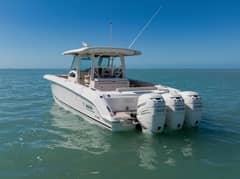 2019 Boston Whaler 380 Outrage photo 3