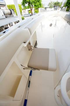 2023 Boston Whaler 380 Outrage photo 9