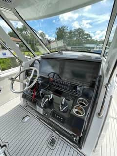 2023 Pursuit 378 Sport photo 4