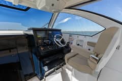 2018 Pursuit 355 OS photo 4