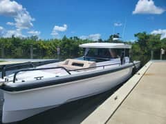 2024 Axopar 37 XC CROSS CABIN photo 1