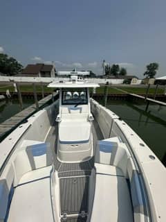 2023 Robalo R360 photo 3