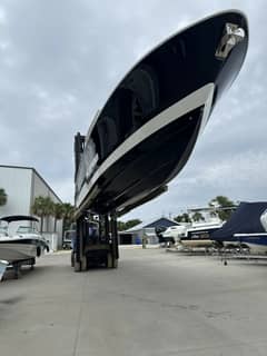 2023 Wellcraft 352 Fisherman Center Console photo 2