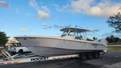 2019 Everglades 355 CC photo 1