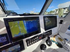 2019 Everglades 355 CC photo 4