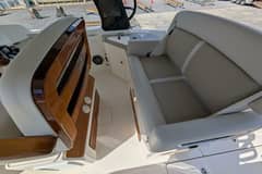 2024 Boston Whaler 350 Realm photo 2