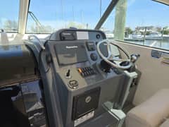 2013 Pursuit 345 Offshore photo 3