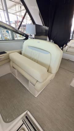 2020 Regal 33 Express photo 7