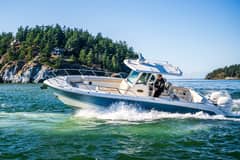 2017 Boston Whaler 330 Outrage photo 4