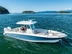 2017 Boston Whaler 330 Outrage photo 3