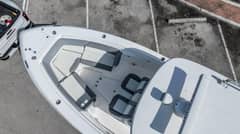 2021 Everglades 335 Center Console photo 9