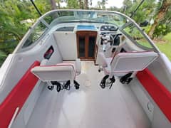 2021 Boston Whaler 300 FourStroke photo 2