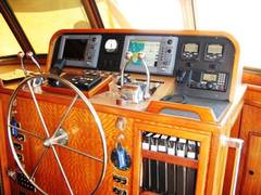 1976 HATTERAS LRC 48 "BLACK POWDER" photo 3