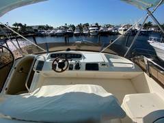 2000 VIKING Princess Sport Cruiser "AMENITIES" photo 8