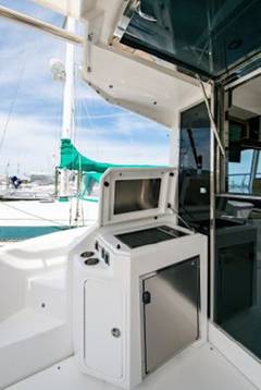 2013 CRUISERS YACHTS 45 Cantius "NEXT CHAPTER" photo 4