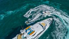 2002 CHRISTENSEN Tri Deck "I LOVE THIS BOAT" photo 5