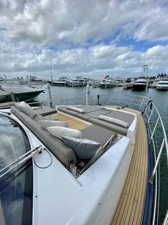 2018 AZIMUT YACHTS Flybridge "SEARENITY II" photo 6