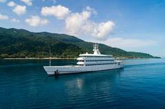 2004 PRIDE MEGA YACHTS PROA 88 "ASEAN LADY" photo 2