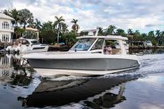 2019 BOSTON WHALER Realm "350 REALM" photo 3