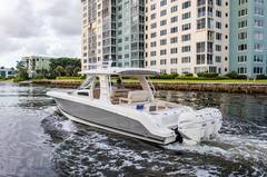 2019 BOSTON WHALER Realm "350 REALM" photo 6