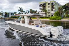 2019 BOSTON WHALER Realm "350 REALM" photo 7
