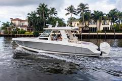 2019 BOSTON WHALER Realm "350 REALM" photo 9