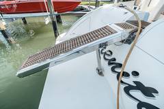 2004 AZIMUT YACHTS "SERENITY" photo 8