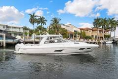 2021 INTREPID POWERBOATS INC. 438 Revolution "SALTY DOG" photo 2