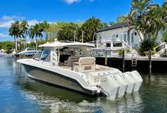 2020 BOSTON WHALER 380 Realm "CINDY SEAS" photo 3
