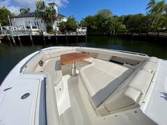 2020 BOSTON WHALER 380 Realm "CINDY SEAS" photo 4