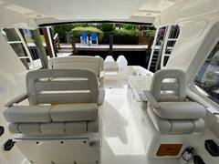2020 BOSTON WHALER 380 Realm "CINDY SEAS" photo 9