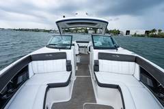 2016 SEA RAY 350 SLX "IRISH EYES III" photo 6