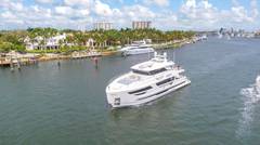 2019 HORIZON YACHTS FD87 "BELLA TU" photo 3