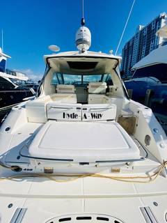 2010 SEA RAY 450 Sundancer "HYDE-A-WAY" photo 4