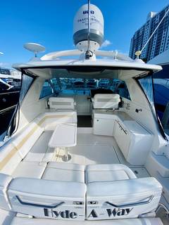 2010 SEA RAY 450 Sundancer "HYDE-A-WAY" photo 7