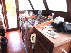 1982 HATTERAS 65 LRC "1982 HATTERAS LRC LONG RANGE CRUISER" photo 7