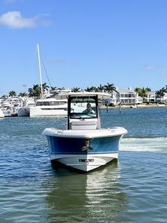 2023 BOSTON WHALER 330 Outrage "DEEP BLUE" photo 4