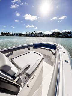 2023 BOSTON WHALER 330 Outrage "DEEP BLUE" photo 7