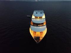 2017 CUSTOM 142  LUXURY SAFARI YACHT "2017 SAFARI YACHT 142 CUSTOM" photo 4