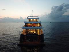 2017 CUSTOM 142  LUXURY SAFARI YACHT "2017 SAFARI YACHT 142 CUSTOM" photo 5