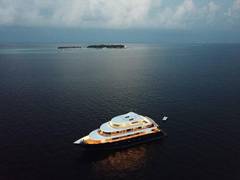 2017 CUSTOM 142  LUXURY SAFARI YACHT "2017 SAFARI YACHT 142 CUSTOM" photo 9