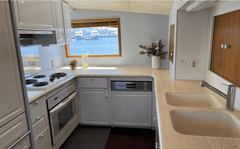 1998 HATTERAS 92 "DAY DREAM IV" photo 8