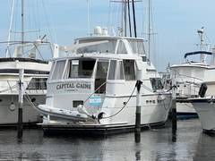 1998 HATTERAS 50 Sport Deck "SUMMER SOLSTICE" photo 3