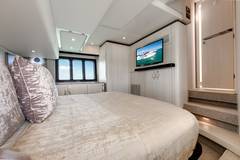 2018 AZIMUT YACHTS 50 Flybridge "RELENTLESS" photo 9